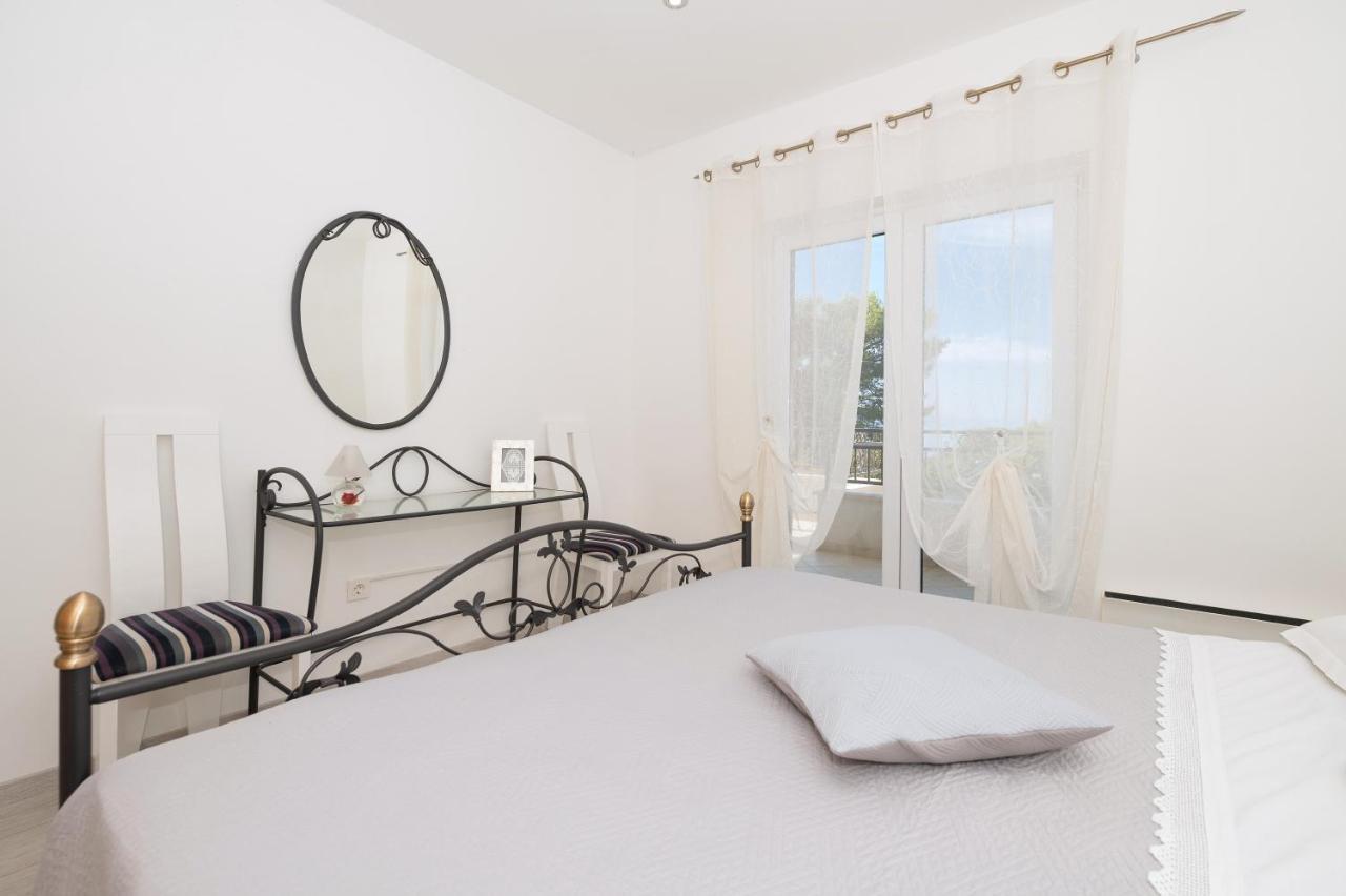 Talija Apartment *
